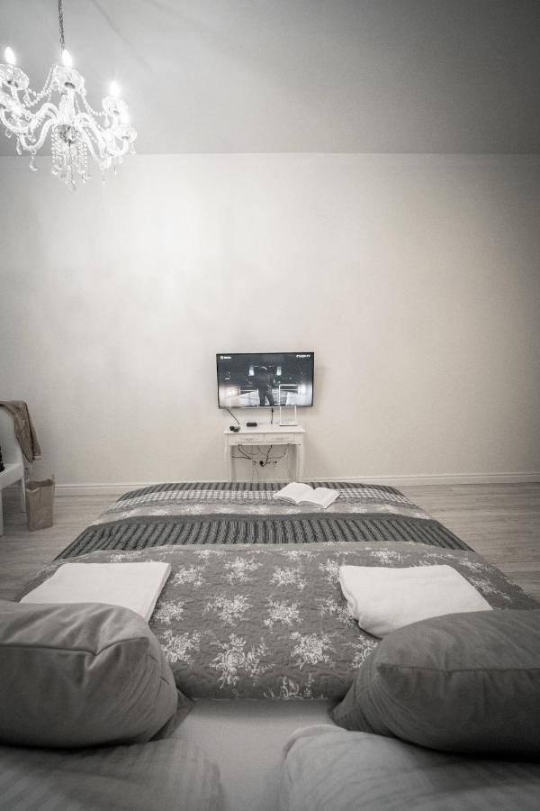 바르샤바 Apartament Grey Pearl Downtown 아파트 외부 사진